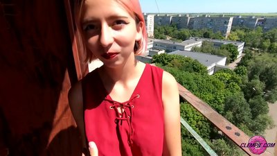 学生官能がアウトバックで見知らぬ男にフェラチオ～顔にザーメンをかける